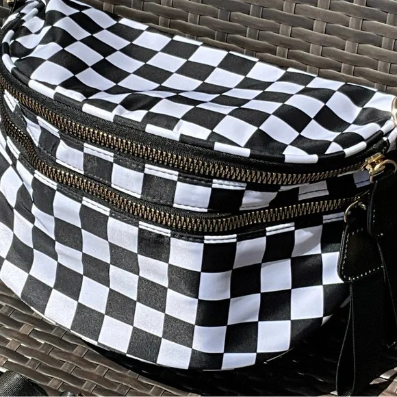 Checkered Black and White Women's Crossbody Bag - Picture 7 of 9